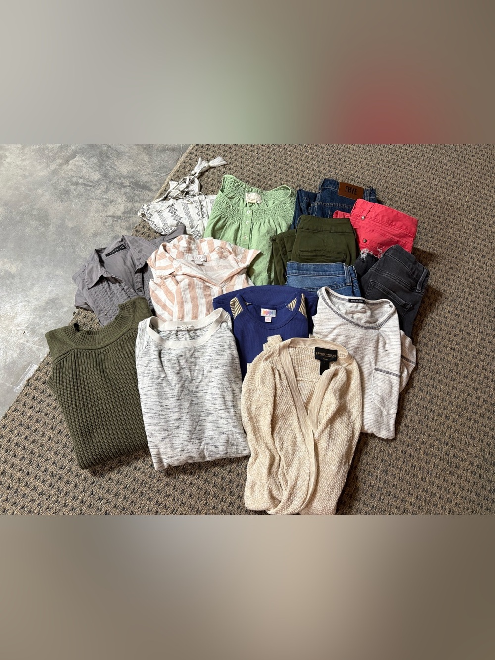 Mixed Women's Clothing Lot - Assorted Colors -14 items